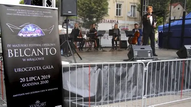 Zdjęcia: "Canzoni Italiane" na placu w Mikołajkach - zdjęcie 7