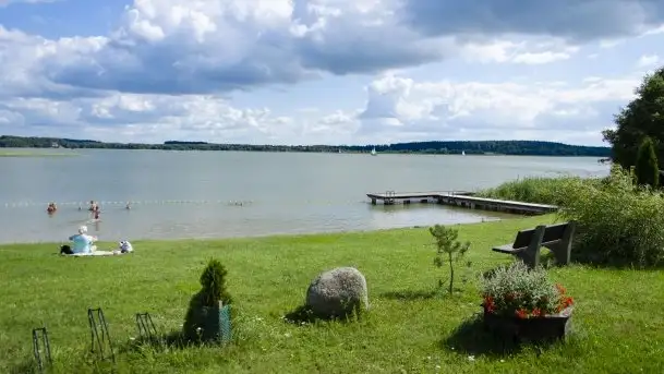 Zdjęcia: Malownicza i funkcjonalna plaża z czynu społecznego - zdjęcie 10