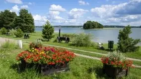 Zdjęcia: Malownicza i funkcjonalna plaża z czynu społecznego - zdjęcie 12