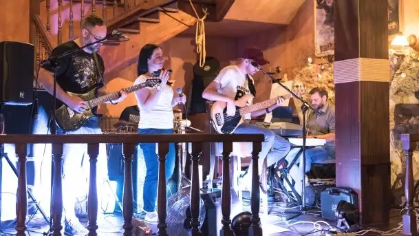 Zdjęcia: Załoga śpiewała, publiczność tańczyła - zdjęcie 2