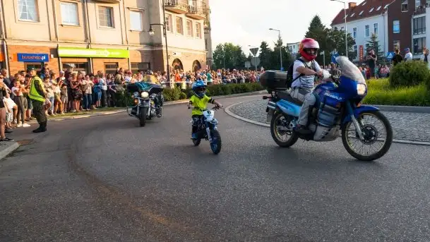 Zdjęcia: Parada motocykli ulicami Giżycka  - zdjęcie 3
