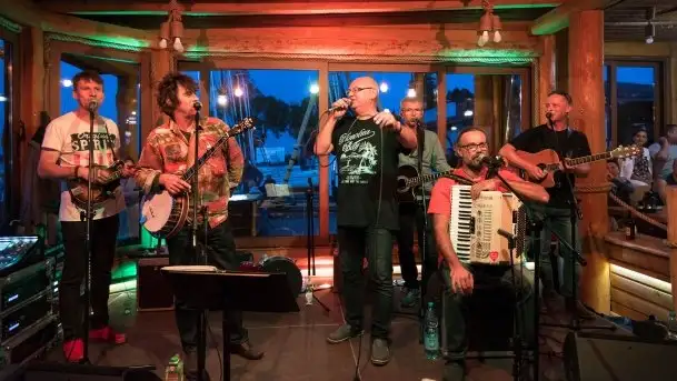 Zdjęcia: Port AZS-u oklaskiwał zespół Mechanicy Shanty - zdjęcie 5