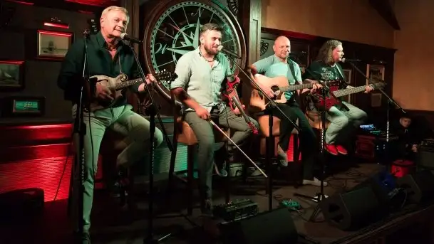 Zdjęcia: Śpiew, harmonijka, gitary i skrzypce w Tawernie Albatros - zdjęcie 9