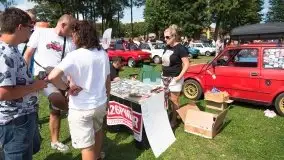 Zdjęcia:  Zlot "maluchów" w Giżycku. Nie ma klimy, ale jest klimat - zdjęcie 17