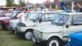 Zdjęcia:  Zlot "maluchów" w Giżycku. Nie ma klimy, ale jest klimat - zdjęcie 32