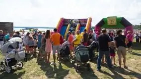 Zdjęcia: Rodzinna zabawa na plaży miejskiej nad Niegocinem  - zdjęcie 27