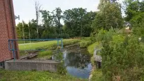 Zdjęcia: Gościnne progi starej elektrowni nad rzeką Węgorapą - zdjęcie 16