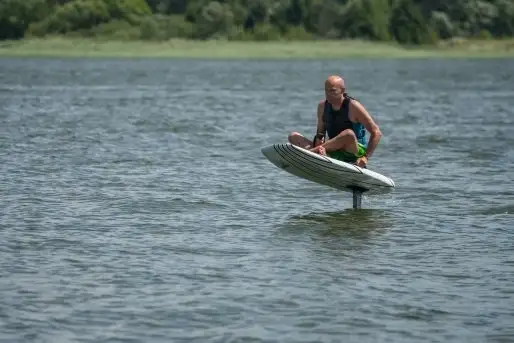 Zdjęcia: Deska eFoil na Mazurach - lewituj nad wodą w sezonie 2020 - zdjęcie 2