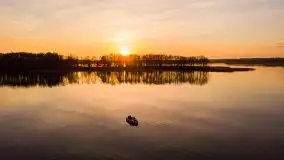 Jezioro Stręgiel skąpane w złocie zachodu słońca - zdjęcie 23