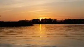 Jezioro Stręgiel skąpane w złocie zachodu słońca - zdjęcie 42