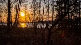 Złote jezioro Dejguny w kwietniowym słońcu - zdjęcie 20