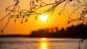 Złote jezioro Dejguny w kwietniowym słońcu - zdjęcie 33