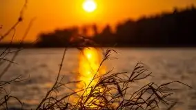 Złote jezioro Dejguny w kwietniowym słońcu - zdjęcie 38