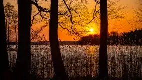 Złote jezioro Dejguny w kwietniowym słońcu - zdjęcie 52