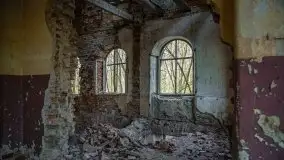 Niszczejąca perełka włoskiej architektury w Silginach - zdjęcie 12