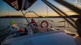 Zachód słońca podczas pływania jachtem Antila 30 - zdjęcie 40