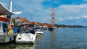 Zdjęcia: Poradnik - motorowodne Mazury - jezioro Mikołajskie - zdjęcie 3