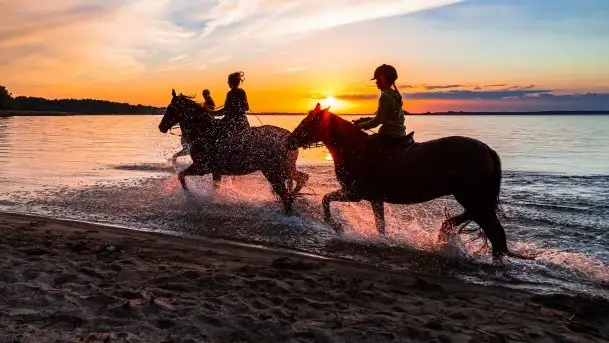 Zachód słońca nad jeziorem Dargin