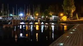 Port AZS Wilkasy skąpany w ciemnościach nocy - zdjęcie 4