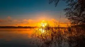 Pierwszy śnieg i wschód słońca nad jeziorem Boczne - zdjęcie 6