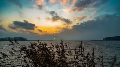 Wschód słońca przy moście Sztynorckim i jeziorze Dargin