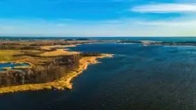 Jesienne jezioro Tuchlin z lotu mewy - zdjęcie 16