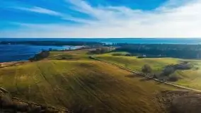 Jesienne jezioro Tuchlin z lotu mewy - zdjęcie 2