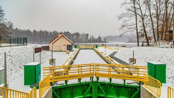 Zimowa szarówka w Rucianem-Nidzie