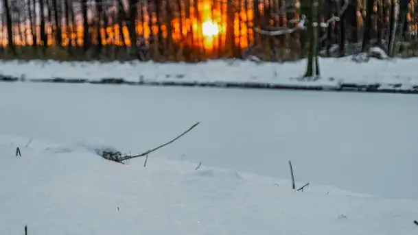 Zimowy zachód słońca między jeziorem Dargin i Sztynorckie - zdjęcie 3