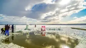 Fotorelacja z rzeźbienia w lodzie w Giżycku - zdjęcie 29