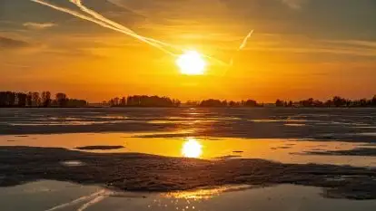 Zachód słońca nad jeziorem Kruklin, luty 2021