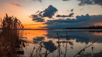 Jeszcze więcej magii Mazur - zachód nad jeziorem Święcajty