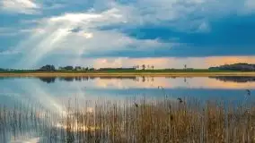 Kwietniowy deszczowy zachód słońca nad jeziorem Kruklin - zdjęcie 8