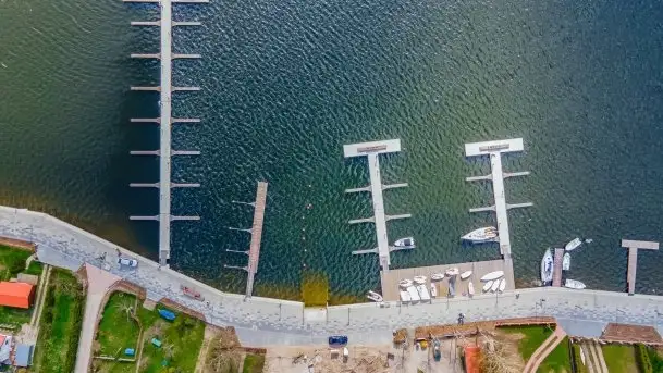 Cisza przed burzą, czyli kwiecień na promenadzie w Mikołajkach - zdjęcie 2