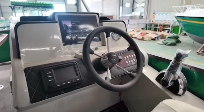 Nowoczesny jacht 23 stopy z silnikiem-idealny zestaw na sezon! - zdjęcie 2