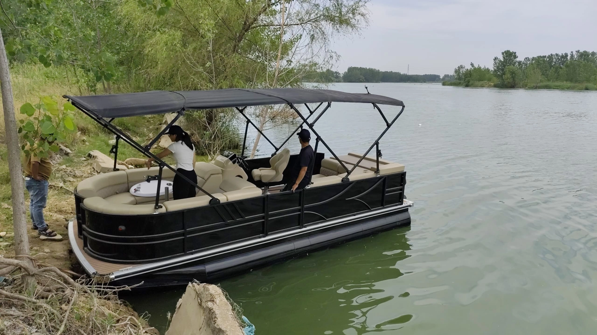 SPRZEDAM  PONTON – POMOST PŁYWAJĄCY z kanapami lub bez.
