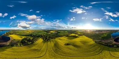 Rzepakowe pola oraz Jezioro Tajty