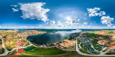 Wiosenna panorama Rynu, jezioro Ryńskie