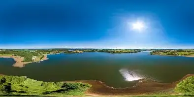 Jezioro Tajty i wieś Wrony