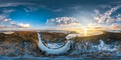 Węgorapa i jezioro Mamry skąpane w śniegu i słońcu